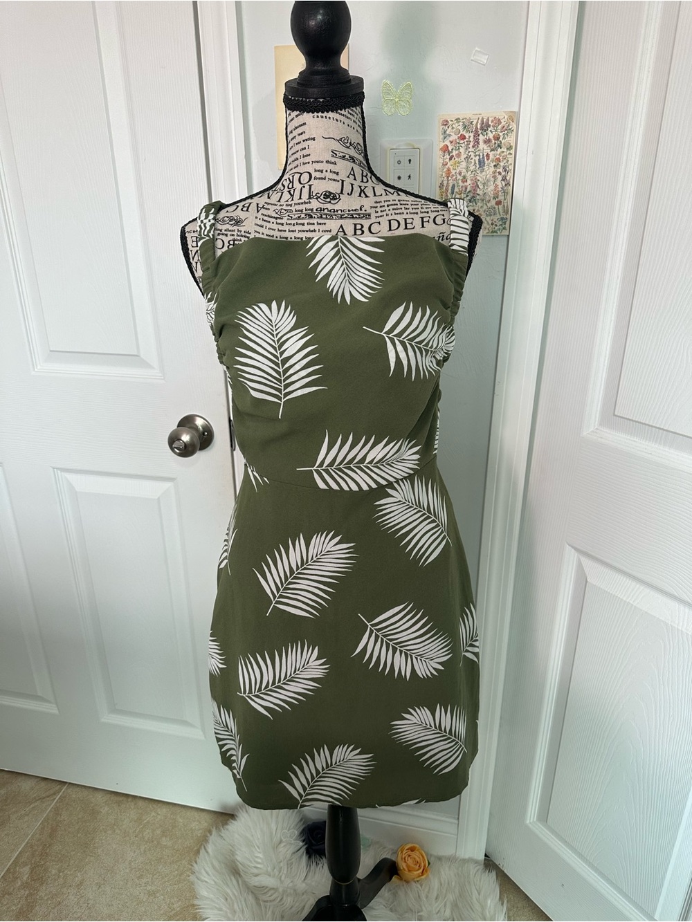Forever 21 Olive Green Palm Leaf Mini Dress